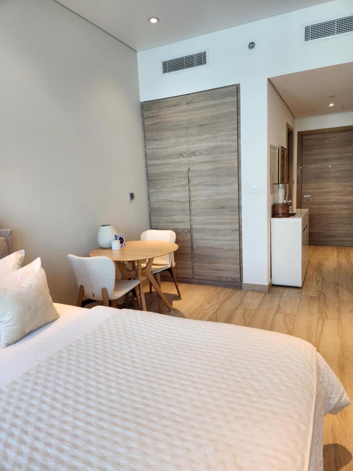 One Marina - Tie Guest house