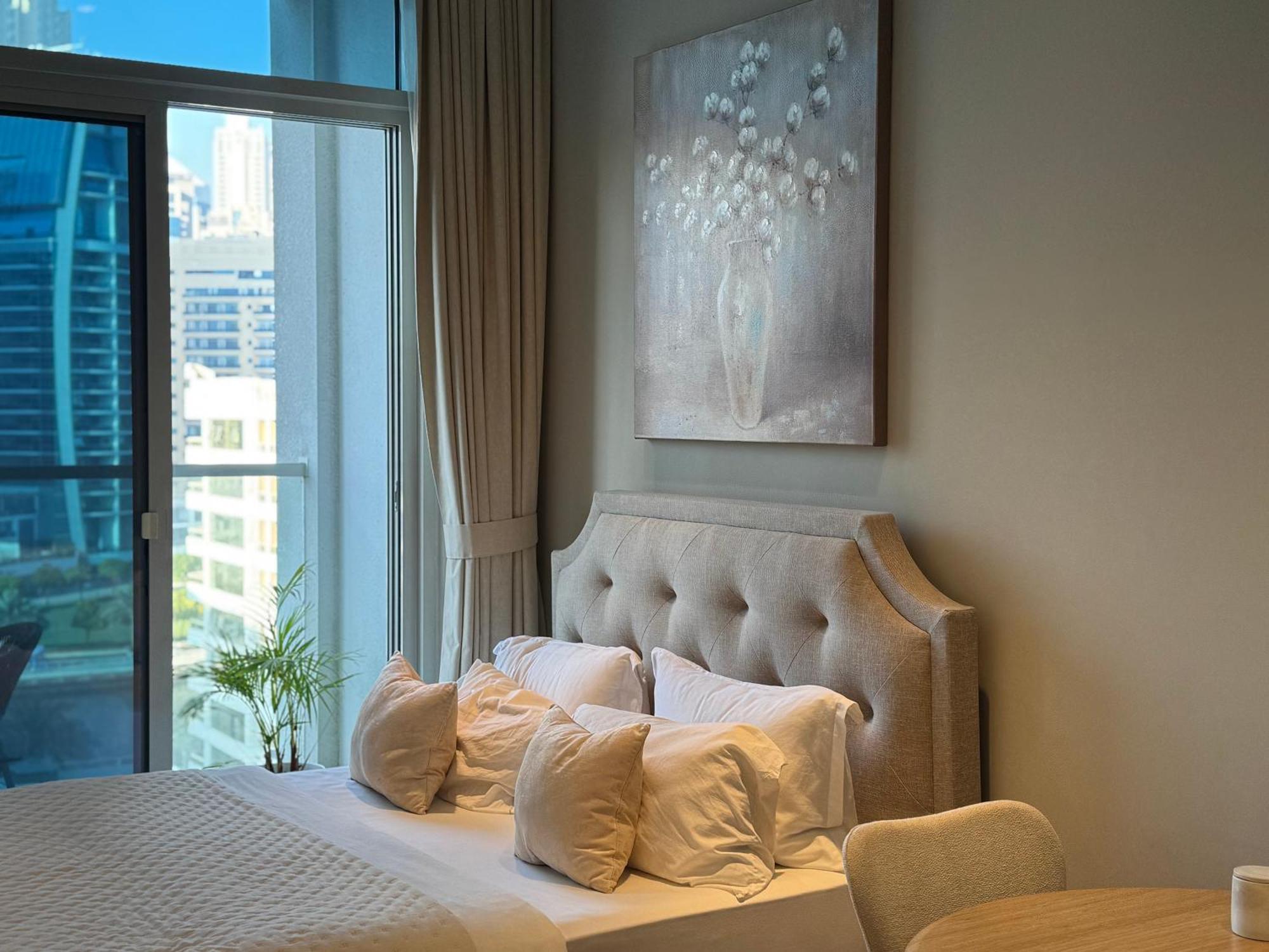 One Marina - Tie Guest house